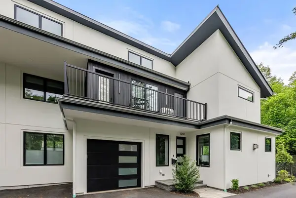 1242-1244 Beacon St #1242, Newton, MA 02468