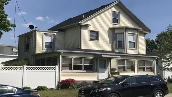 13 Wright St, Stoneham, MA 02180