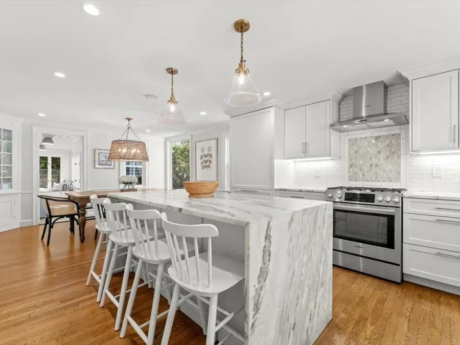 170 Benvenue St, Wellesley, MA 02482 - #3