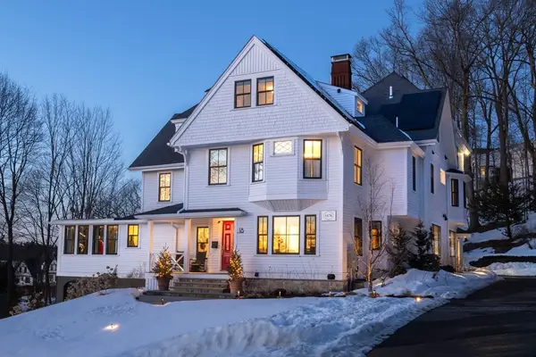 18 Maugus Avenue, Wellesley, MA 02481