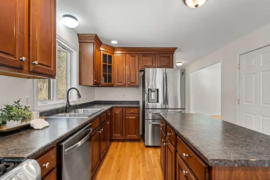 34 Shakespeare St, Tyngsborough, MA 01879 - #3