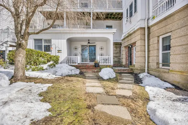 1401 Great Pond Rd #3, North Andover, MA 01845