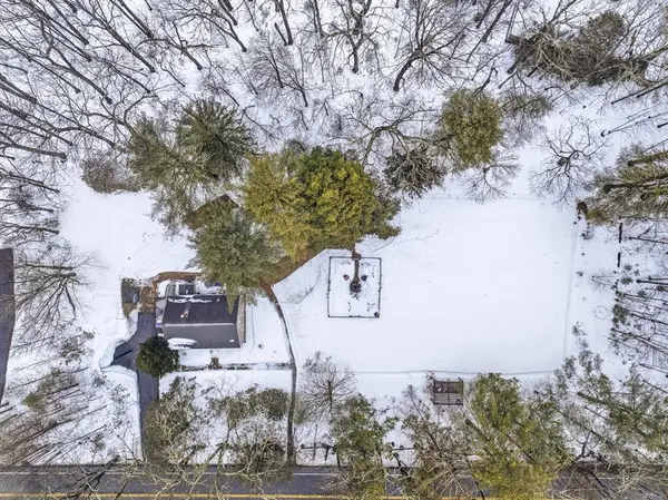 300 West Main Street, Hopkinton, MA 01748