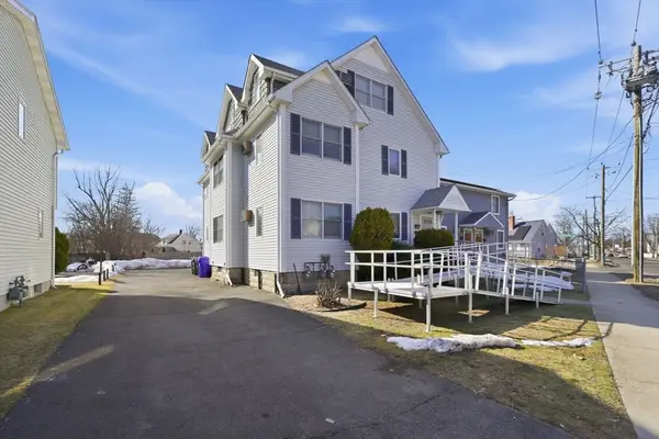 890-892 Saint James Ave, Springfield, MA 01104