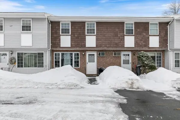 945 Riverside Dr #3B, Methuen, MA 01844