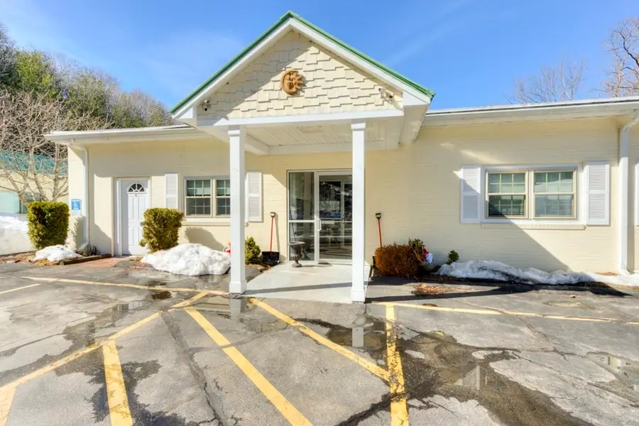 215 Mill St #115, Worcester, MA 01602 - #3