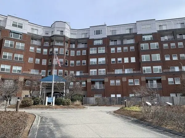 9 Park Ave #202, Hull, MA 02045