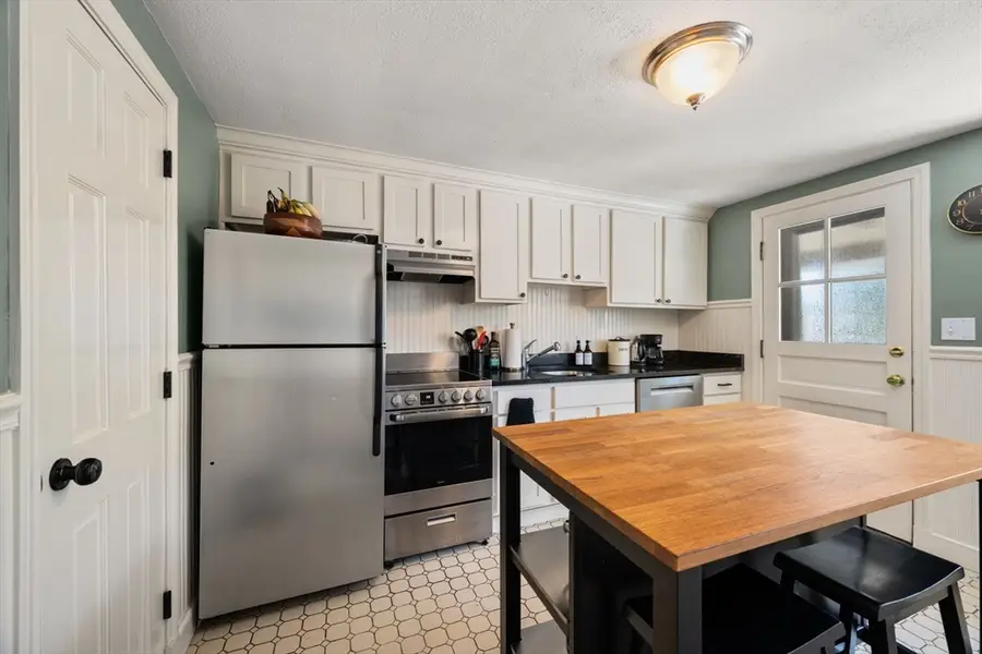 34 Gill Rd #4, Waltham, MA 02453 - #3