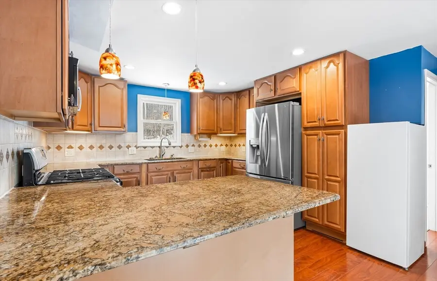 30 Cottage St, Orange, MA 01364 - #3