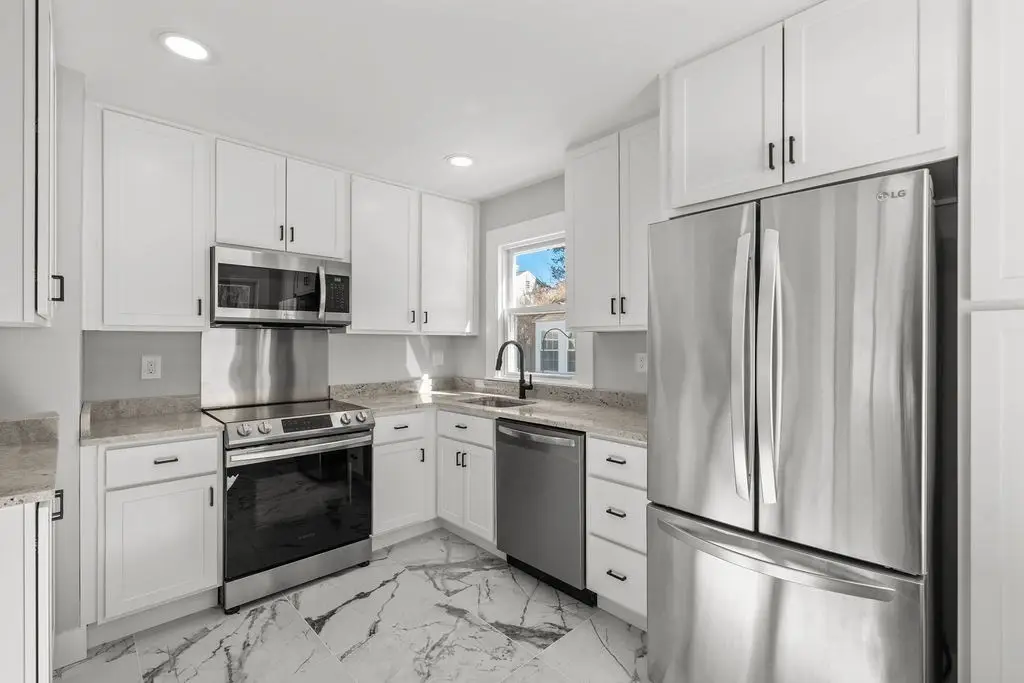 61 Lawrence St, Bellingham, MA 02019 - #1