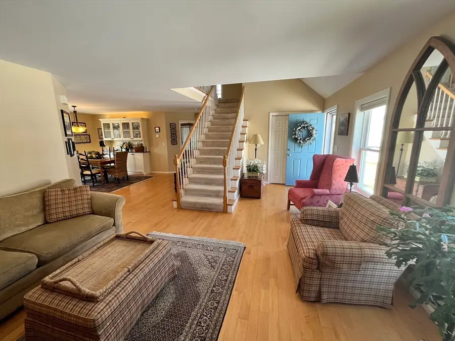 3 Dogwood Cir, Haverhill, MA 01832 - #3