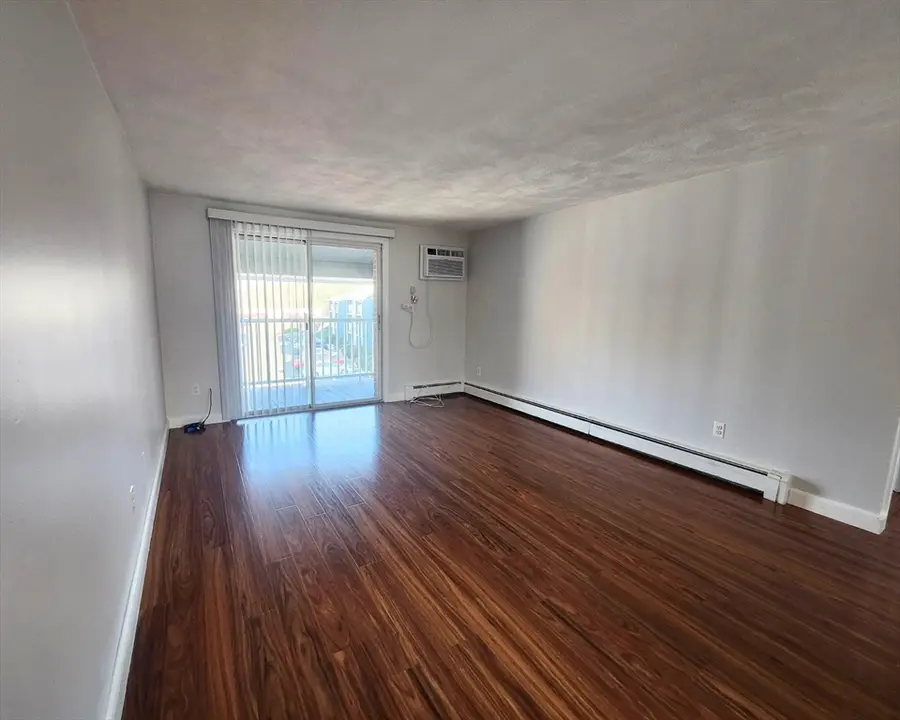 11 Woodcrest Ct #5, Weymouth, MA 02190 - #3