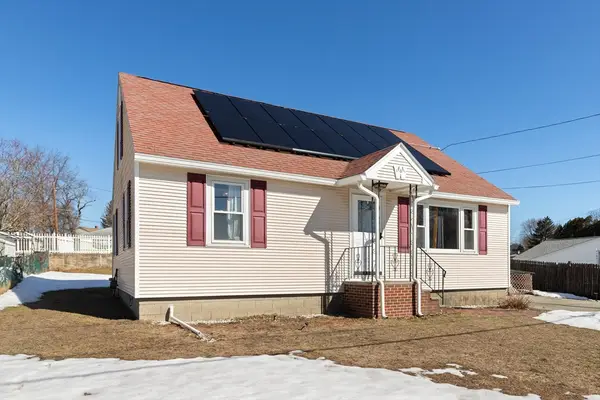 105 Columbia Rd, Lowell, MA 01854