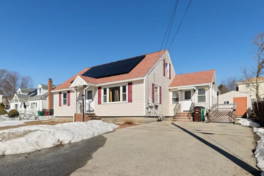 105 Columbia Rd, Lowell, MA 01854 - #3