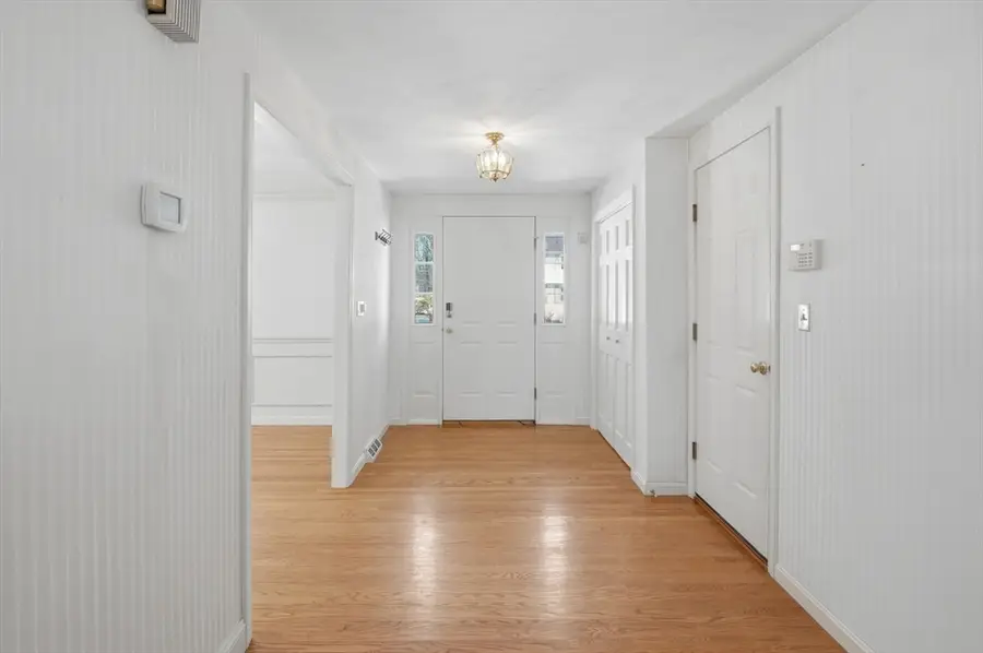 26 Monroe Street, Shrewsbury, MA 01545 - #3