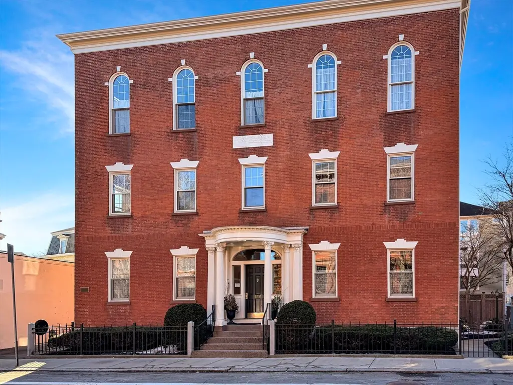 129 Essex St #8, Salem, MA 01970 - #1