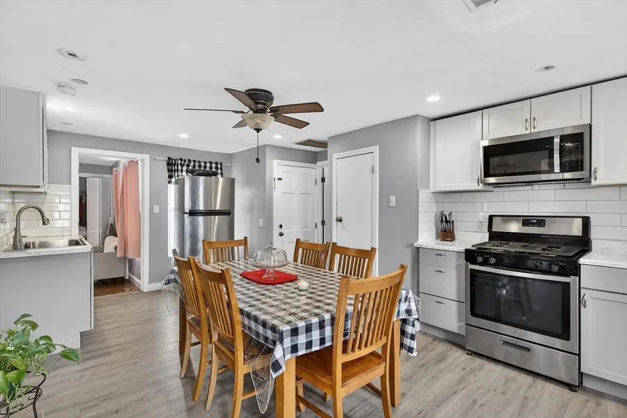 28 Clinton St, Brockton, MA 02302 - #3