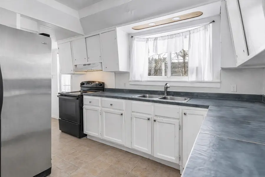 57 Schiller St, Manchester, NH 03102 - #3