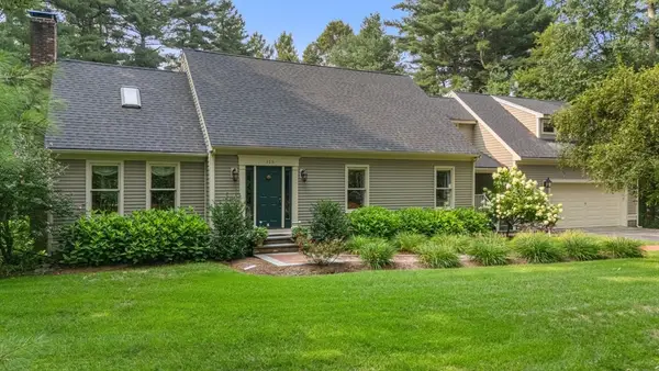 315 Church St, Duxbury, MA 02332