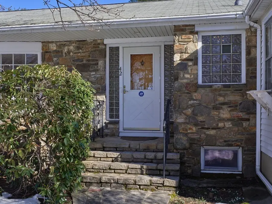 42 Ellis Dr., Worcester, MA 01609 - #3