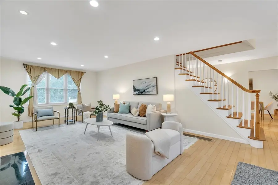 829 Chestnut St, Newton, MA 02468 - #2