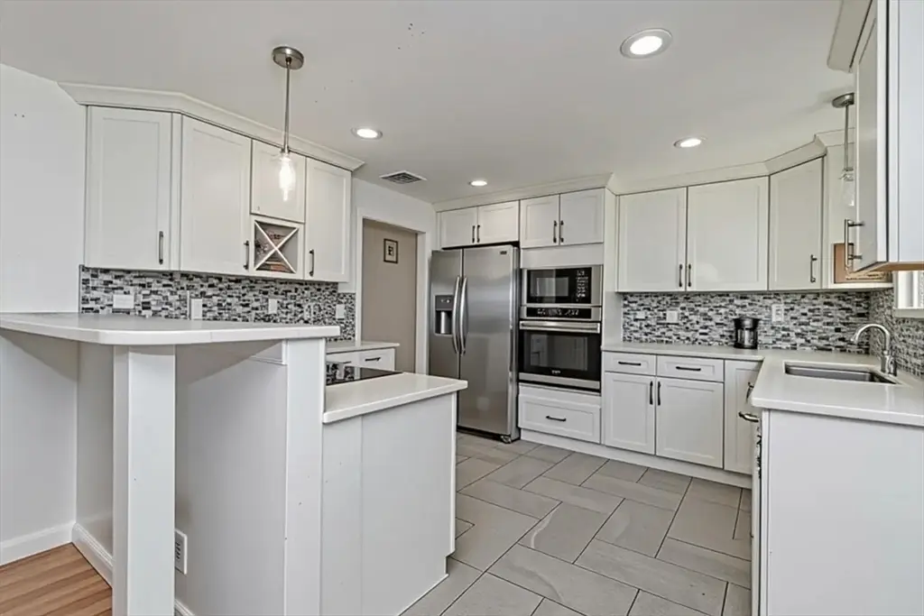 4 Virginia Ave, Brockton, MA 02302 - #1