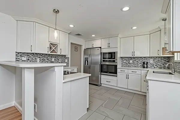 4 Virginia Ave, Brockton, MA 02302