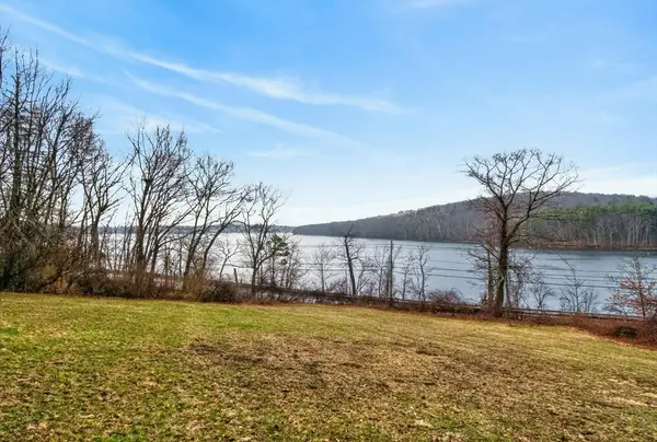 1785 Great Pond Rd, North Andover, MA 01845