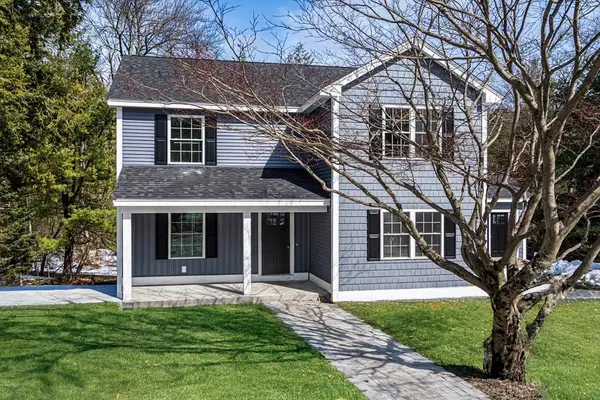 35 Homestead Road, Lynnfield, MA 01940