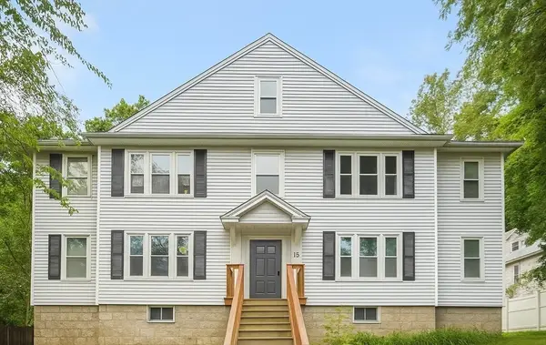 15 Circuit Ave E, Worcester, MA 01603