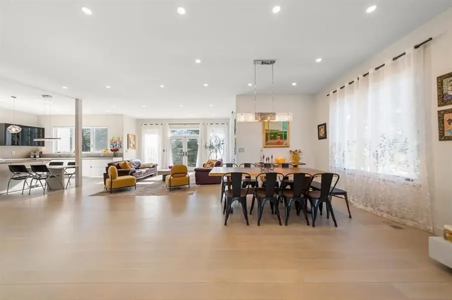 82 Sharpe Rd, Newton, MA 02459 - #3