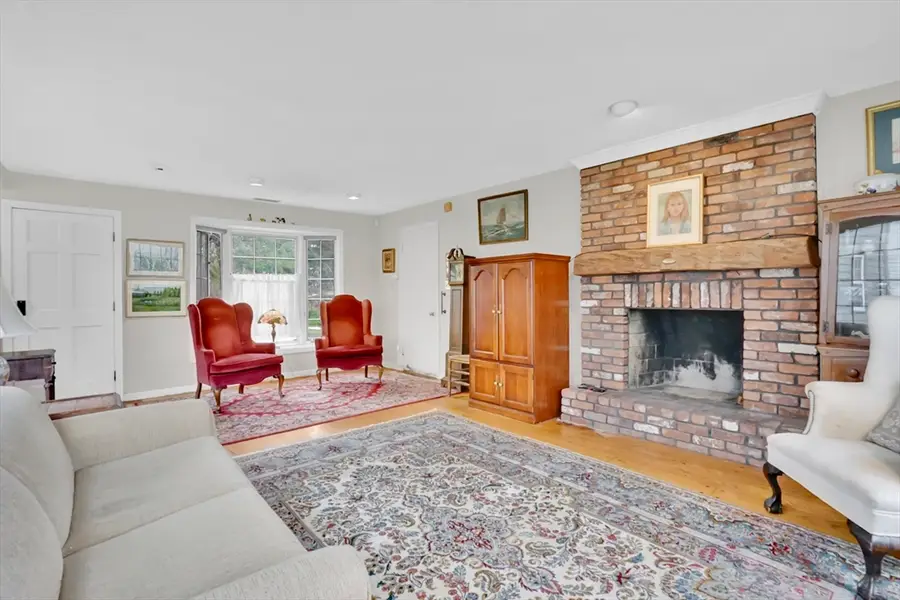 141 Longfellow Dr, Longmeadow, MA 01106 - #3