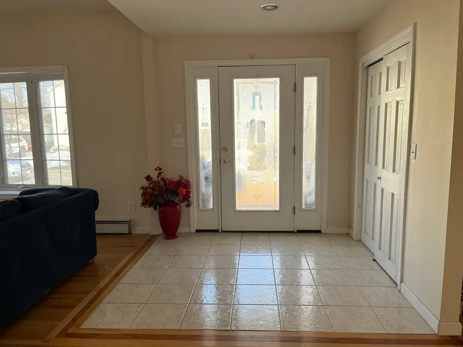 10 George St, Shrewsbury, MA 01545 - #2