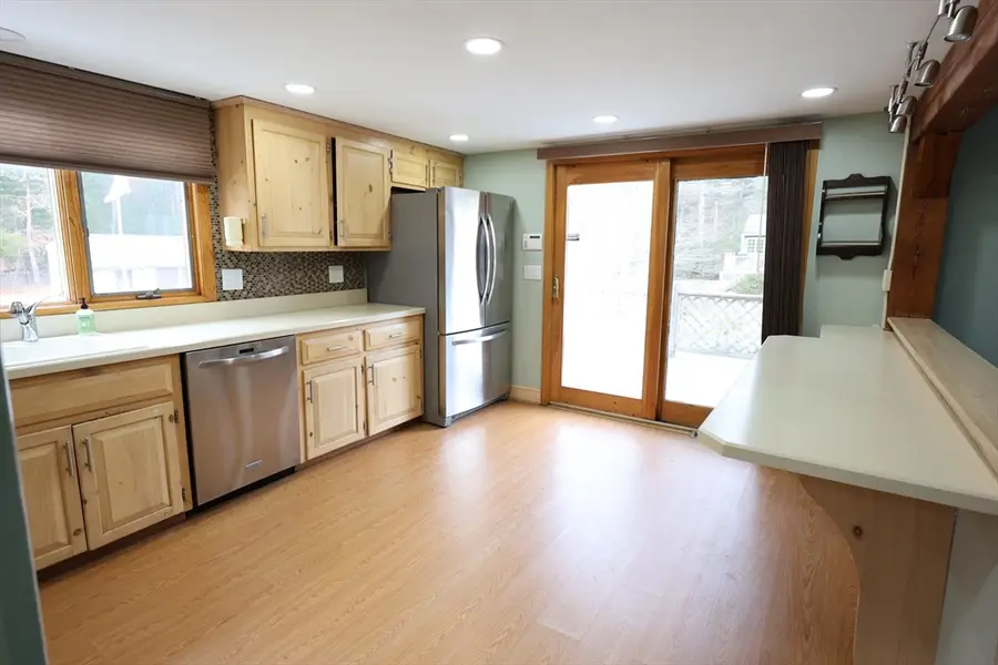 100 Valley St, Pembroke, MA 02359 - #3