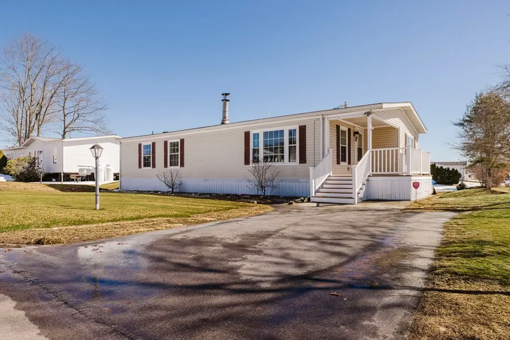 4 Emerald Pl, Raynham, MA 02767 - #1