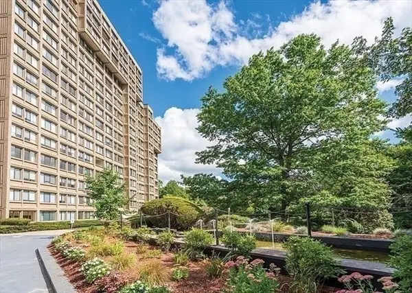 250 Hammond Pond Parkway #1507N, Newton, MA 02467
