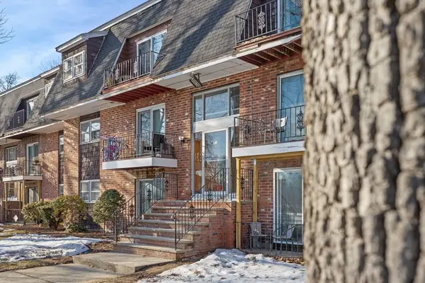 51 Ford St #A, Methuen, MA 01844