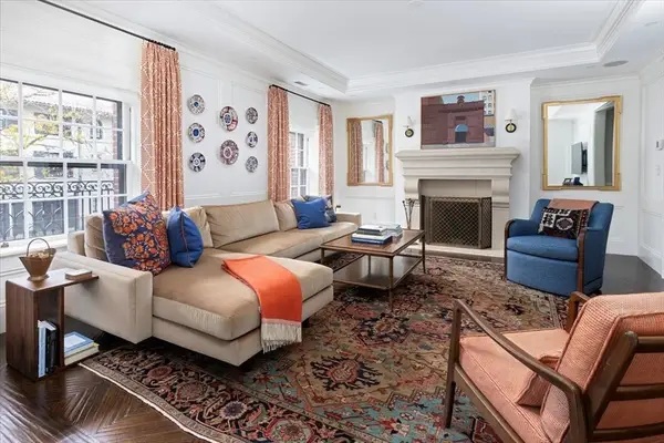 142 Chestnut St #8-9, Boston, MA 02108