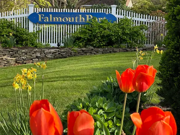 93 Forest Glade #93, Falmouth, MA 02536