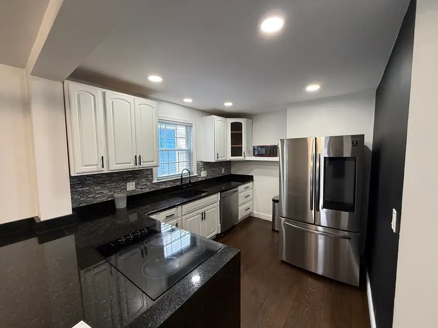 11 Barton St, Salem, MA 01970 - #3