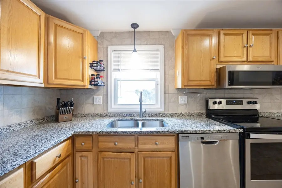 29 Westchester Dr, Lawrence, MA 01843 - #3