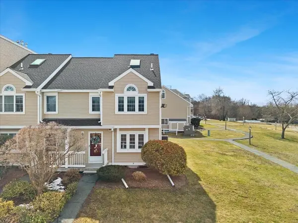 1316 Carriage Ln #1316, Taunton, MA 02780