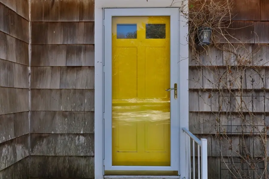 351 Swift Ave, Osterville, MA 02655 - #3