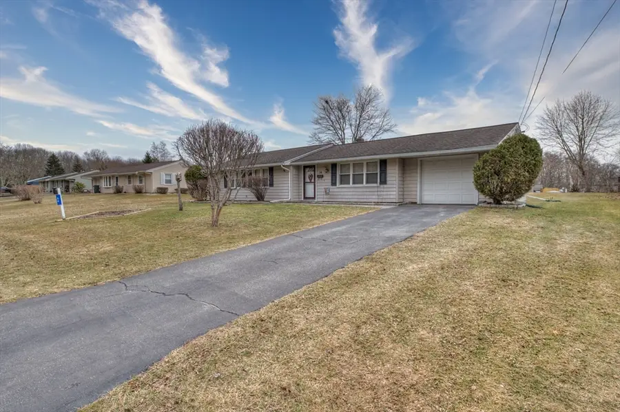 56 Burnside Dr, Swansea, MA 02777 - #2