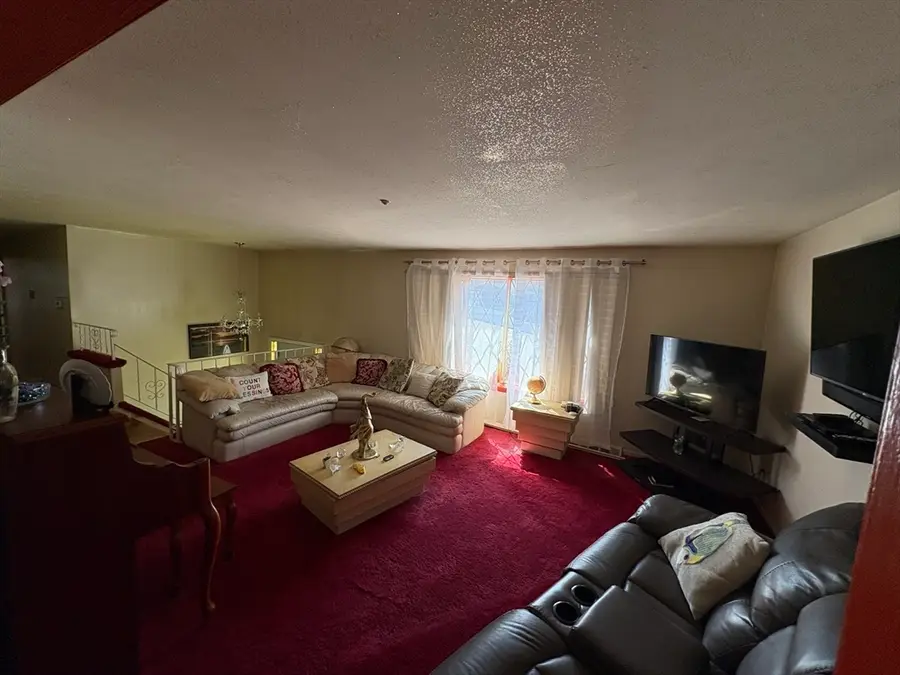 9 Fernandez Cir, Randolph, MA 02368 - #3