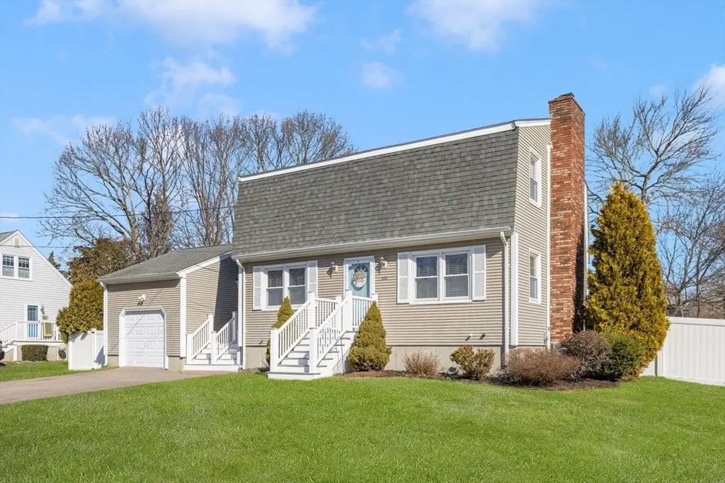 100 Evergreen Dr, Swansea, MA 02777 - #1