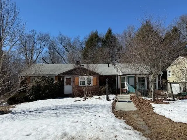 30 Geraldine St, Palmer, MA 01069 - #1