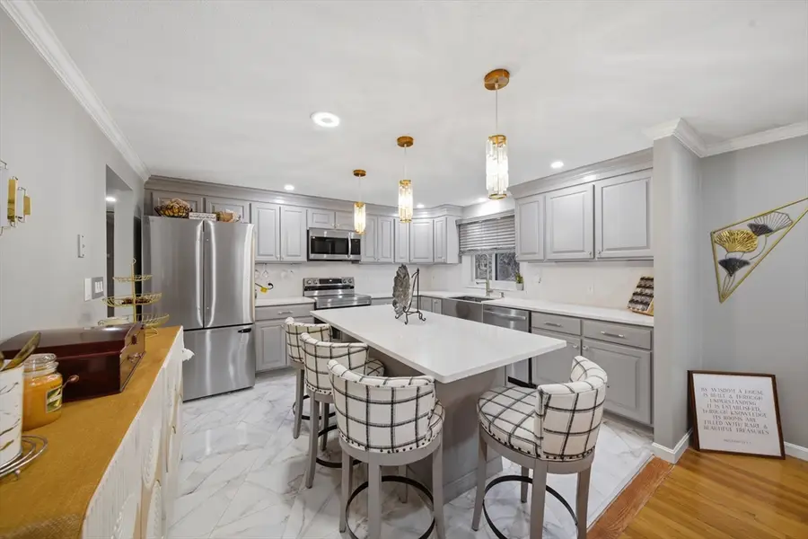 24 Juniper Dr, Saugus, MA 01906 - #3