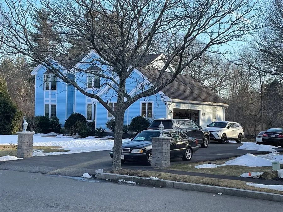 12 Heritage Ln, Saugus, MA 01906 - #2