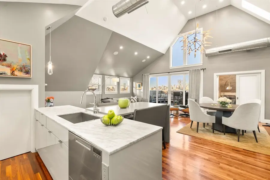 27 Salcombe St #2, Boston, MA 02125 - #2